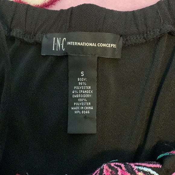 Black off the shoulder Top - Picture 3 of 5